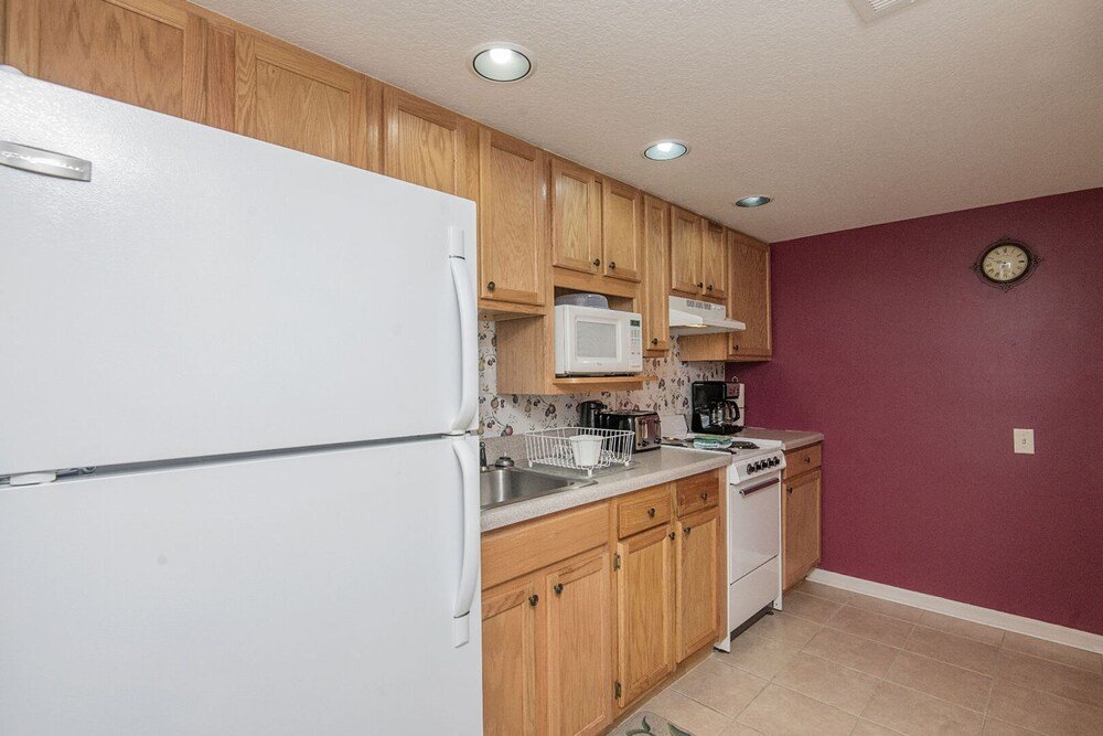 colonial crest condo 104 by heritage cabin rentals