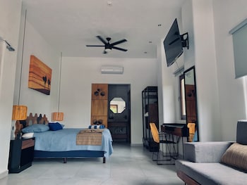 casa makawe adults only