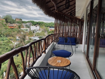 casa makawe adults only