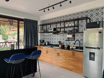 casa makawe adults only