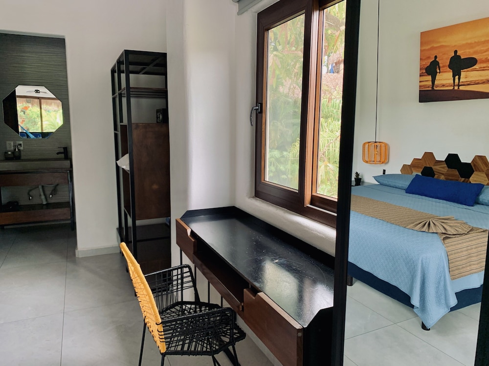 casa makawe adults only