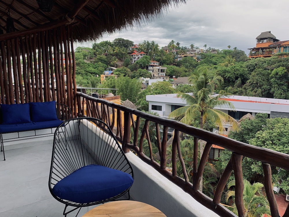 casa makawe adults only