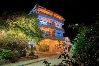 casa makawe adults only