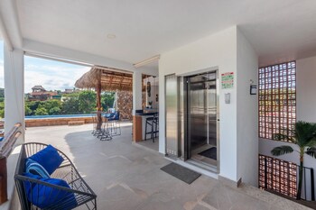 casa makawe adults only