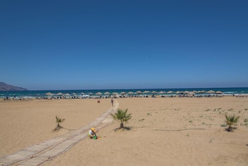 pinelopi beach suites