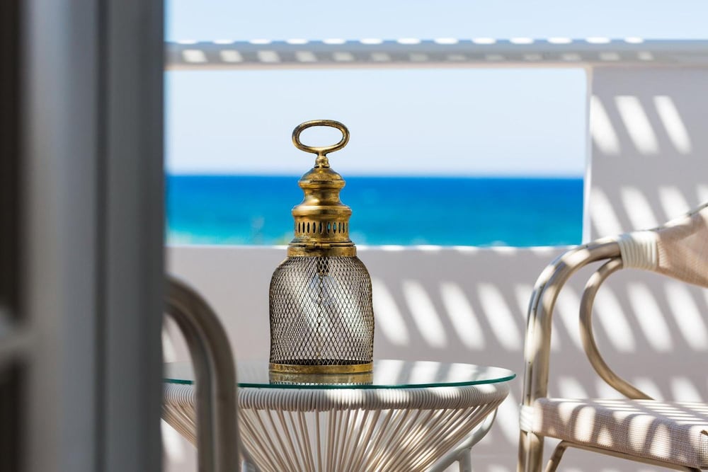 pinelopi beach suites