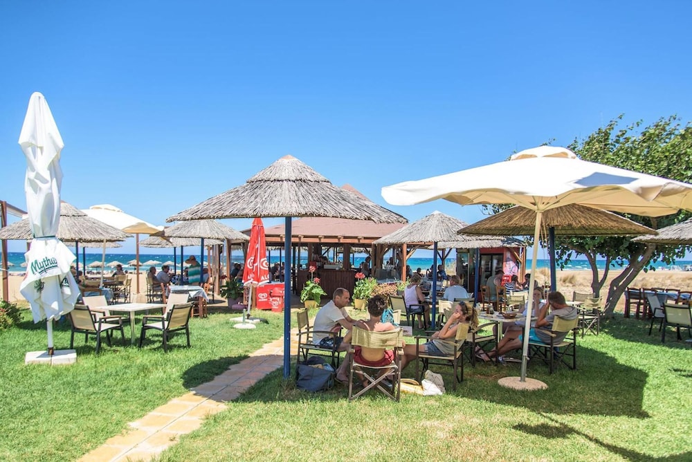 pinelopi beach suites