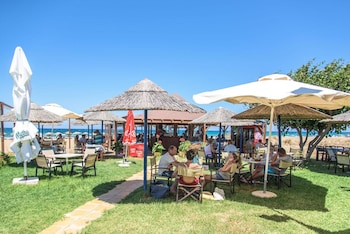 pinelopi beach suites