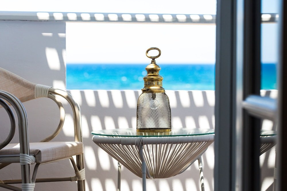 pinelopi beach suites