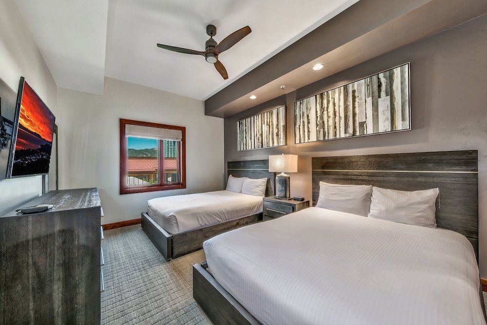 2 br 2 ba luxury condo walk to south lake tahoe