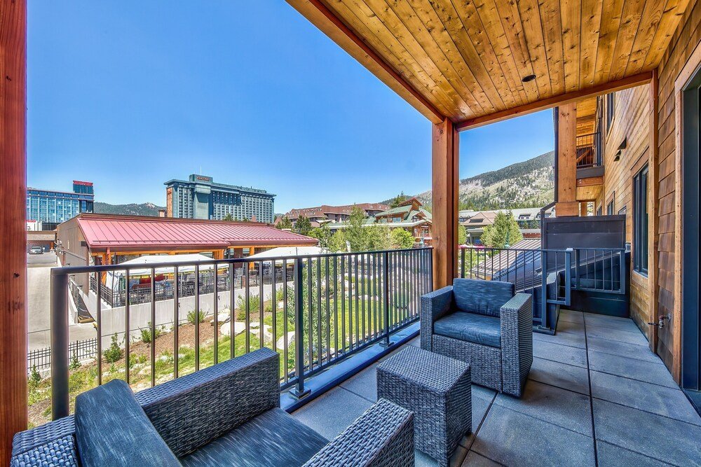 2 br 2 ba luxury condo walk to south lake tahoe