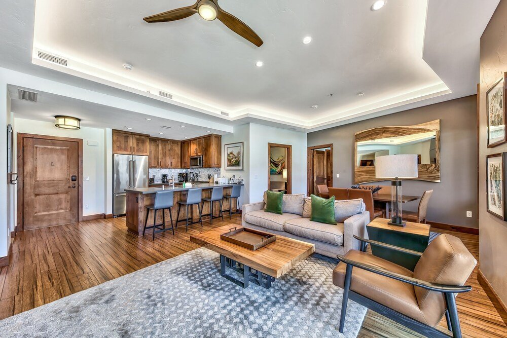 2 Br 2 Ba Luxury Condo. Walk To South Lake Tahoe!,,3.5 star