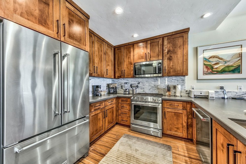 2 br 2 ba luxury condo walk to south lake tahoe