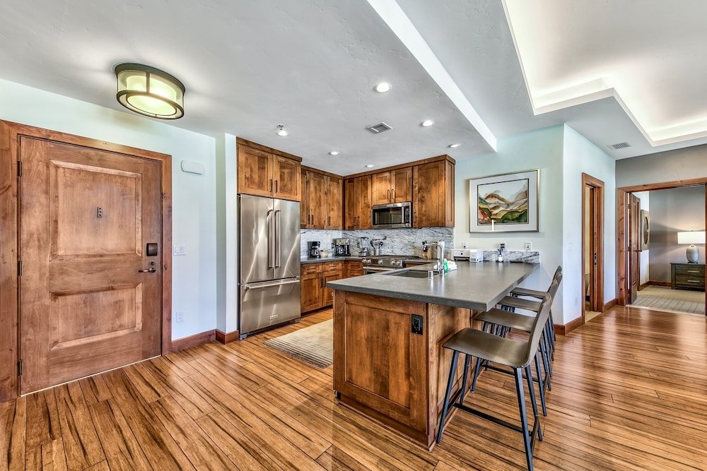 2 br 2 ba luxury condo walk to south lake tahoe