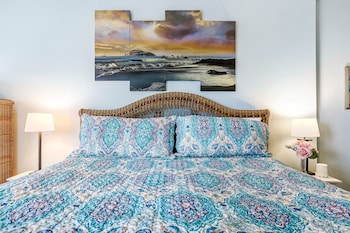 boardwalk condos by hosteeva