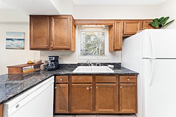 boardwalk condos by hosteeva