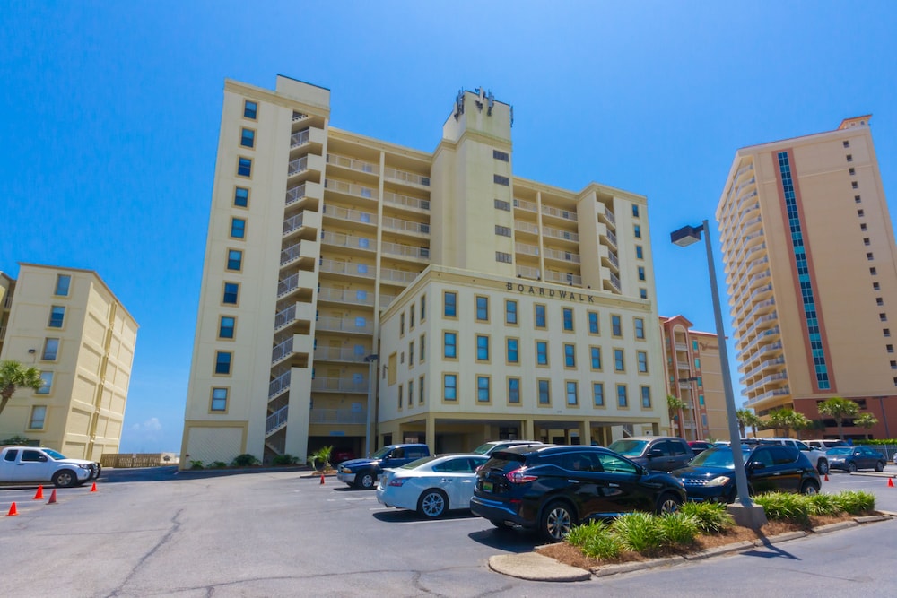 boardwalk condos by hosteeva