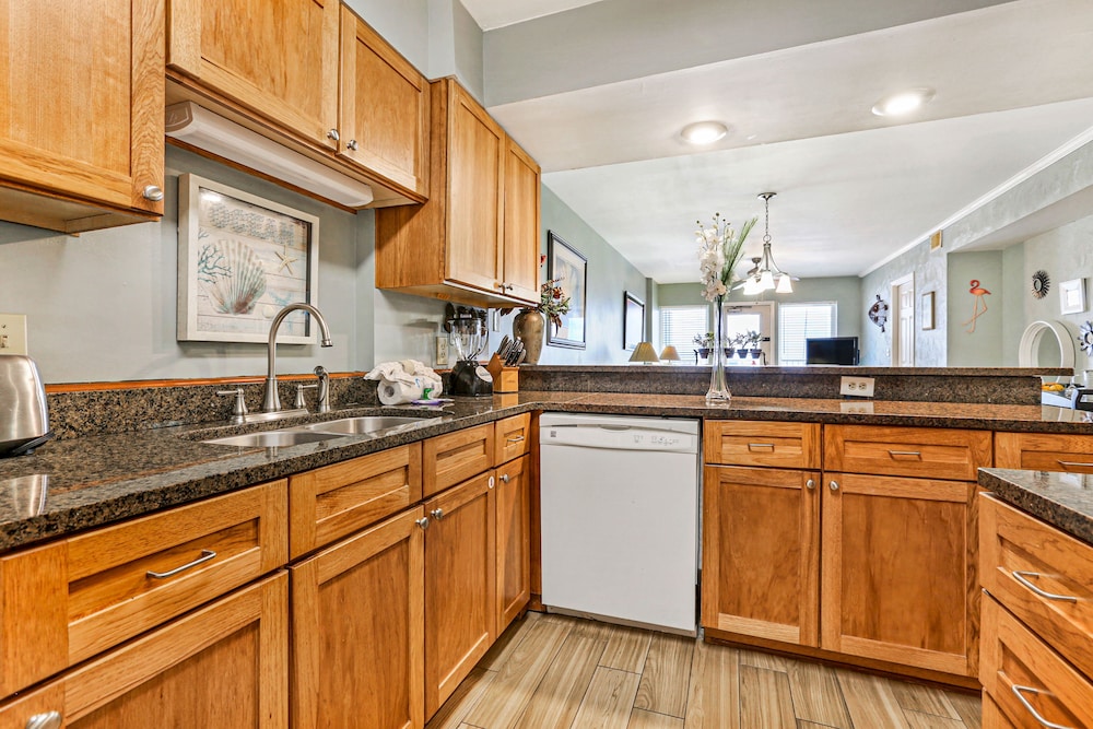 boardwalk condos by hosteeva