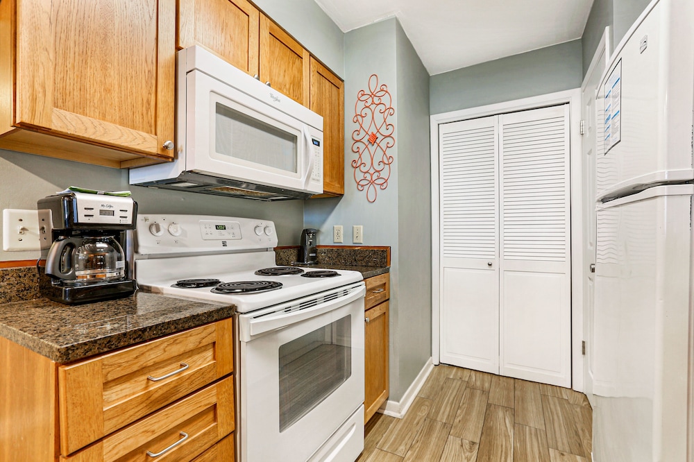 boardwalk condos by hosteeva