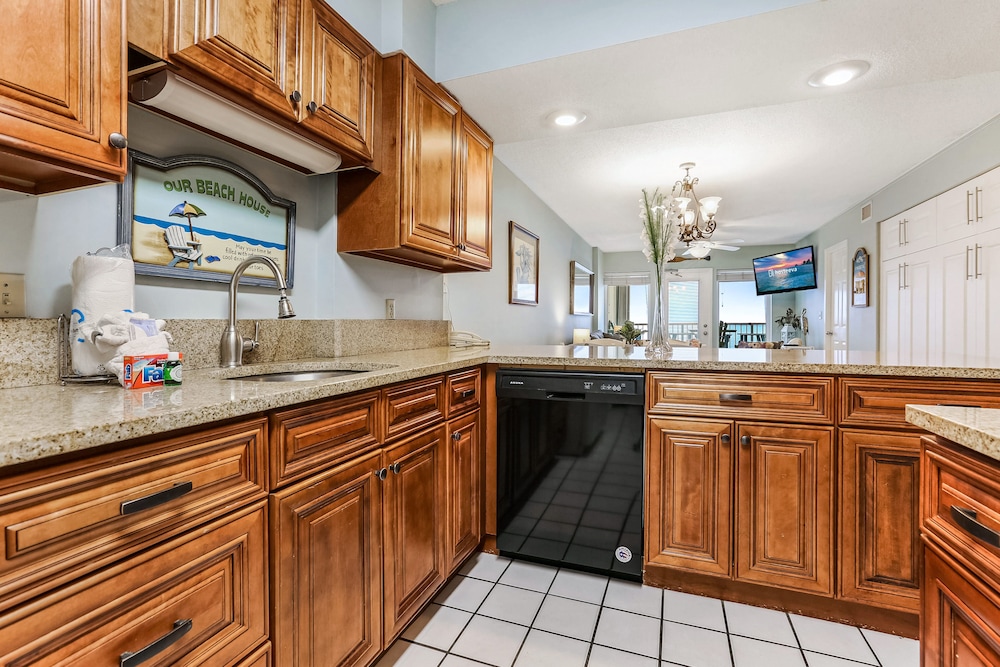 boardwalk condos by hosteeva