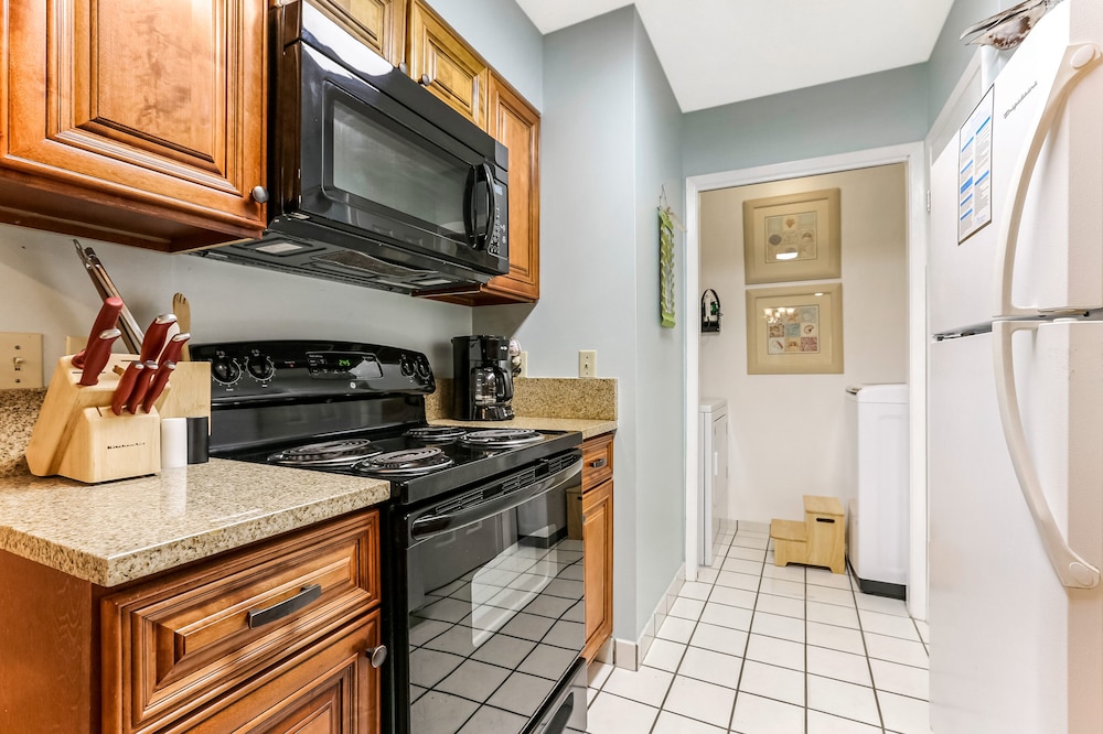 boardwalk condos by hosteeva