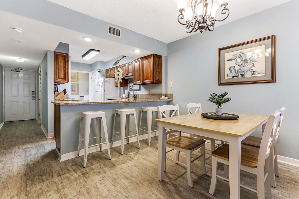 boardwalk condos by hosteeva