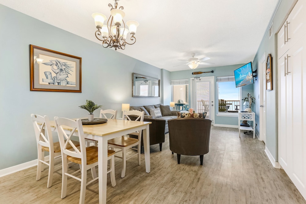 boardwalk condos by hosteeva