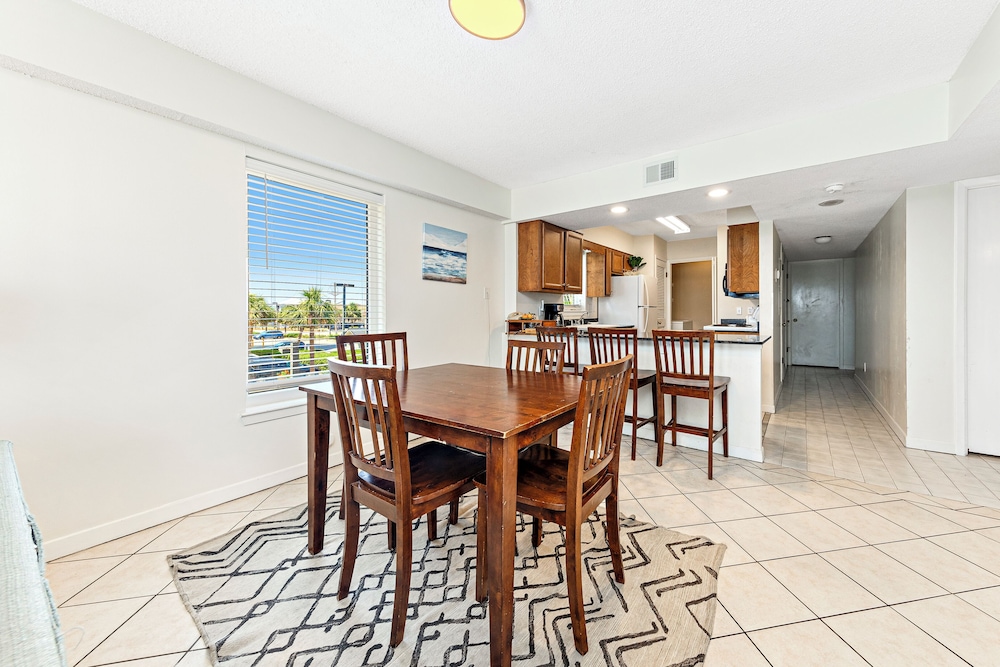 boardwalk condos by hosteeva