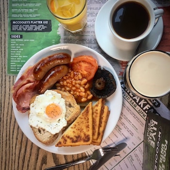 prestige stay aparthotel sgt peppers party apartments