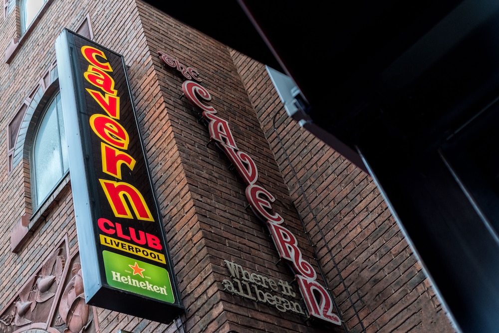 prestige stay aparthotel sgt peppers party apartments