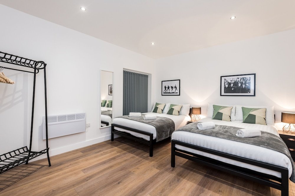 prestige stay aparthotel sgt peppers party apartments