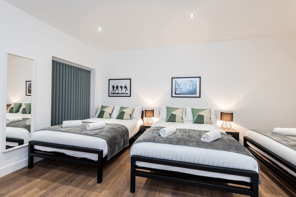 prestige stay aparthotel sgt peppers party apartments