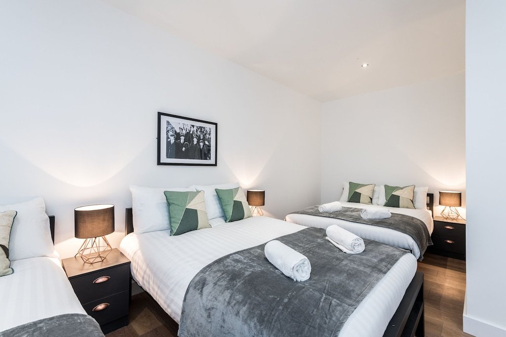 prestige stay aparthotel sgt peppers party apartments