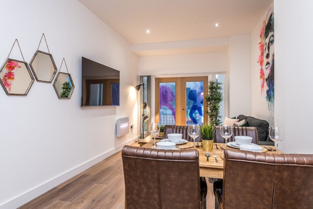 prestige stay aparthotel sgt peppers party apartments