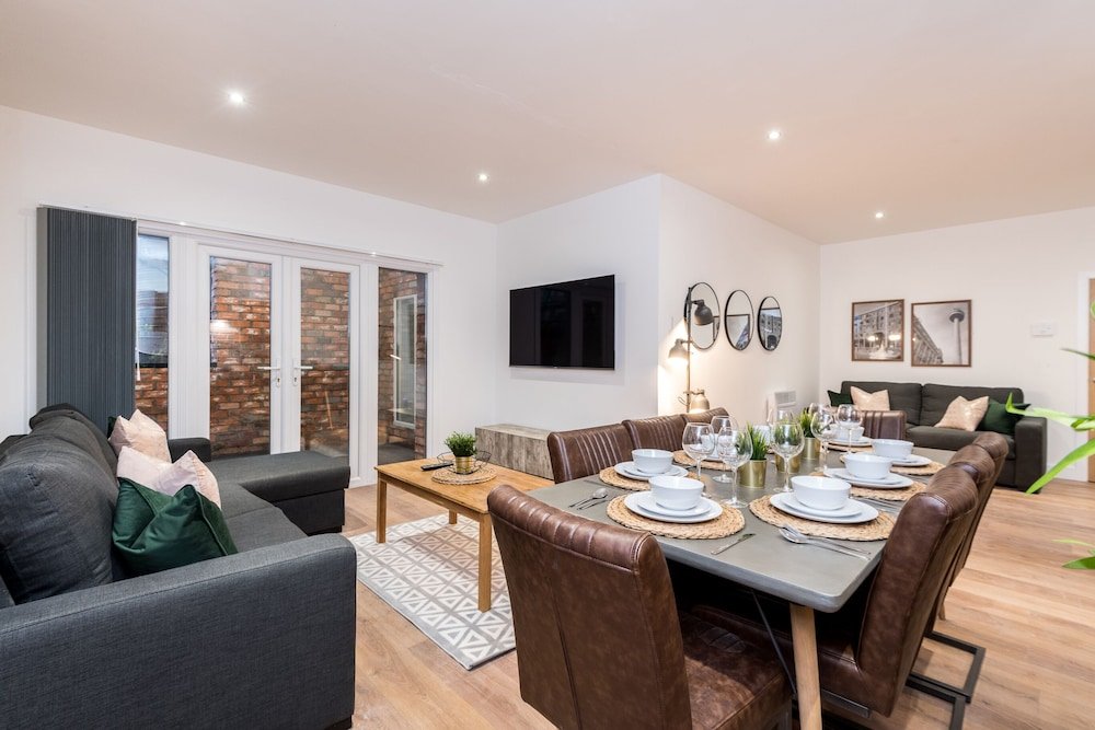 prestige stay aparthotel sgt peppers party apartments