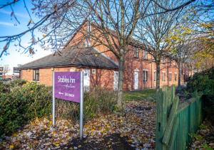stables inn aintree