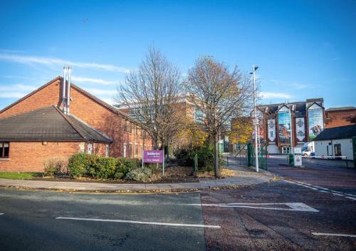 stables inn aintree