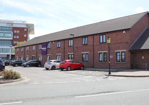 stables inn aintree