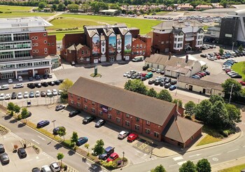 stables inn aintree