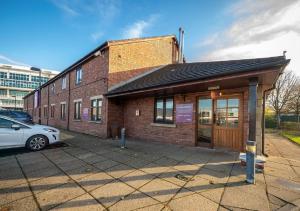stables inn aintree