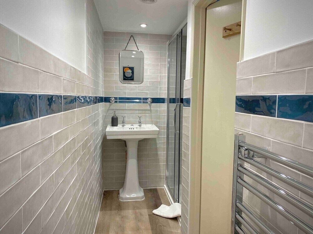 the georgian loft apartment central bath