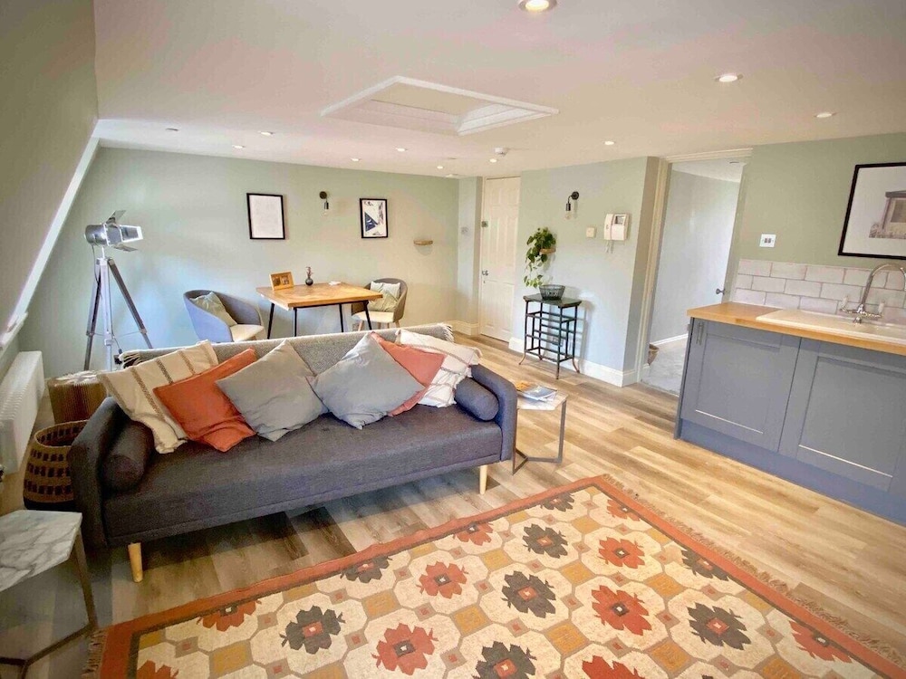 the georgian loft apartment central bath