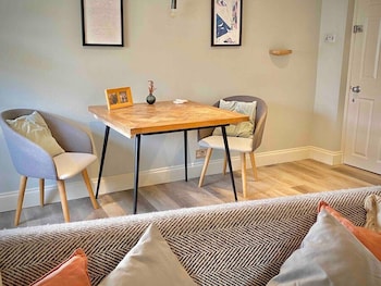 the georgian loft apartment central bath