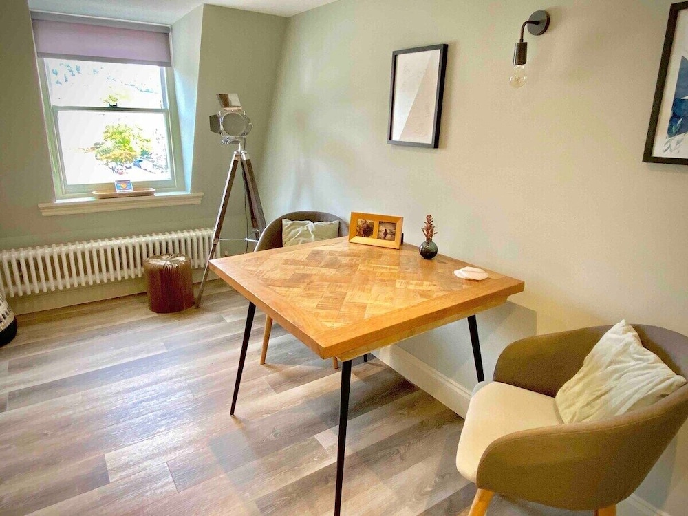 the georgian loft apartment central bath