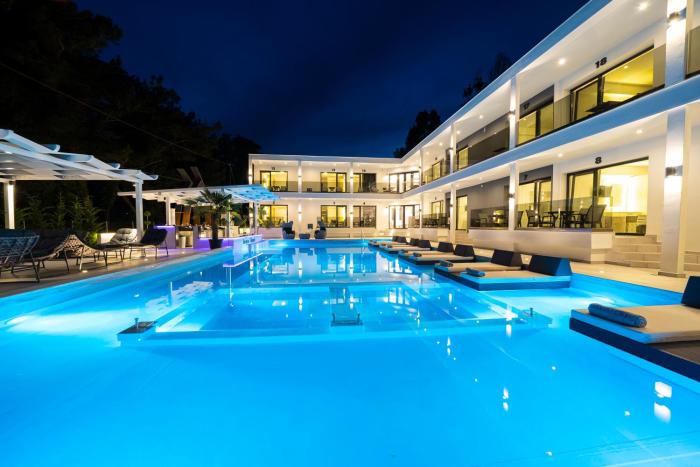 avaton luxury resort