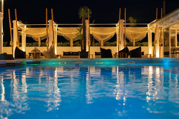 avaton luxury resort
