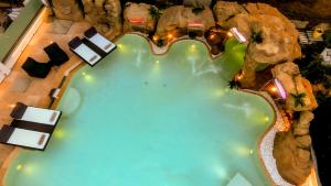 avaton luxury resort