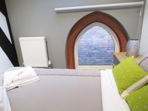 emmanuel church apartments