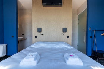 boutique hotel lytel blue