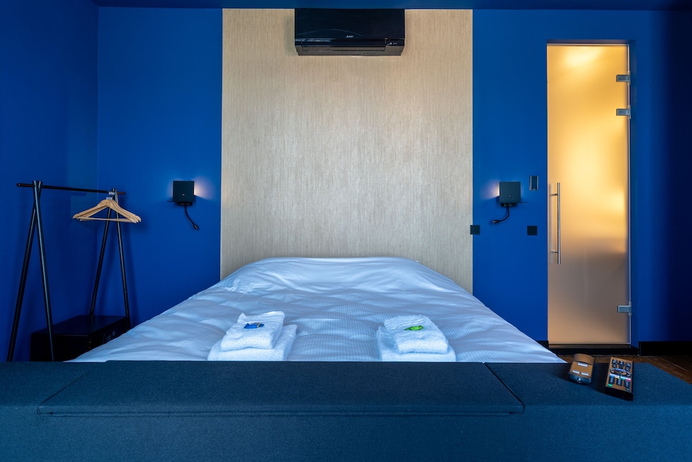 boutique hotel lytel blue